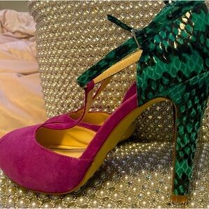 A.B.S. by Allen Schwartz
Lilac/Emerald Deco Pumps Regular (M, B)
Size: US 7